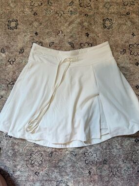 Blogilates White Athletic Skirt